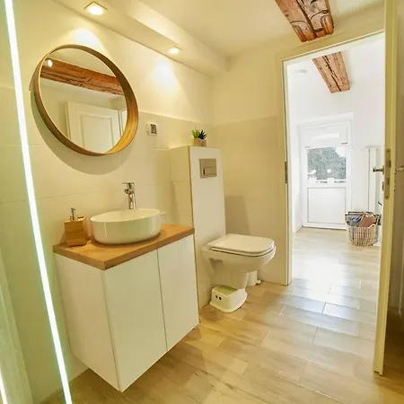Schei Apartment *